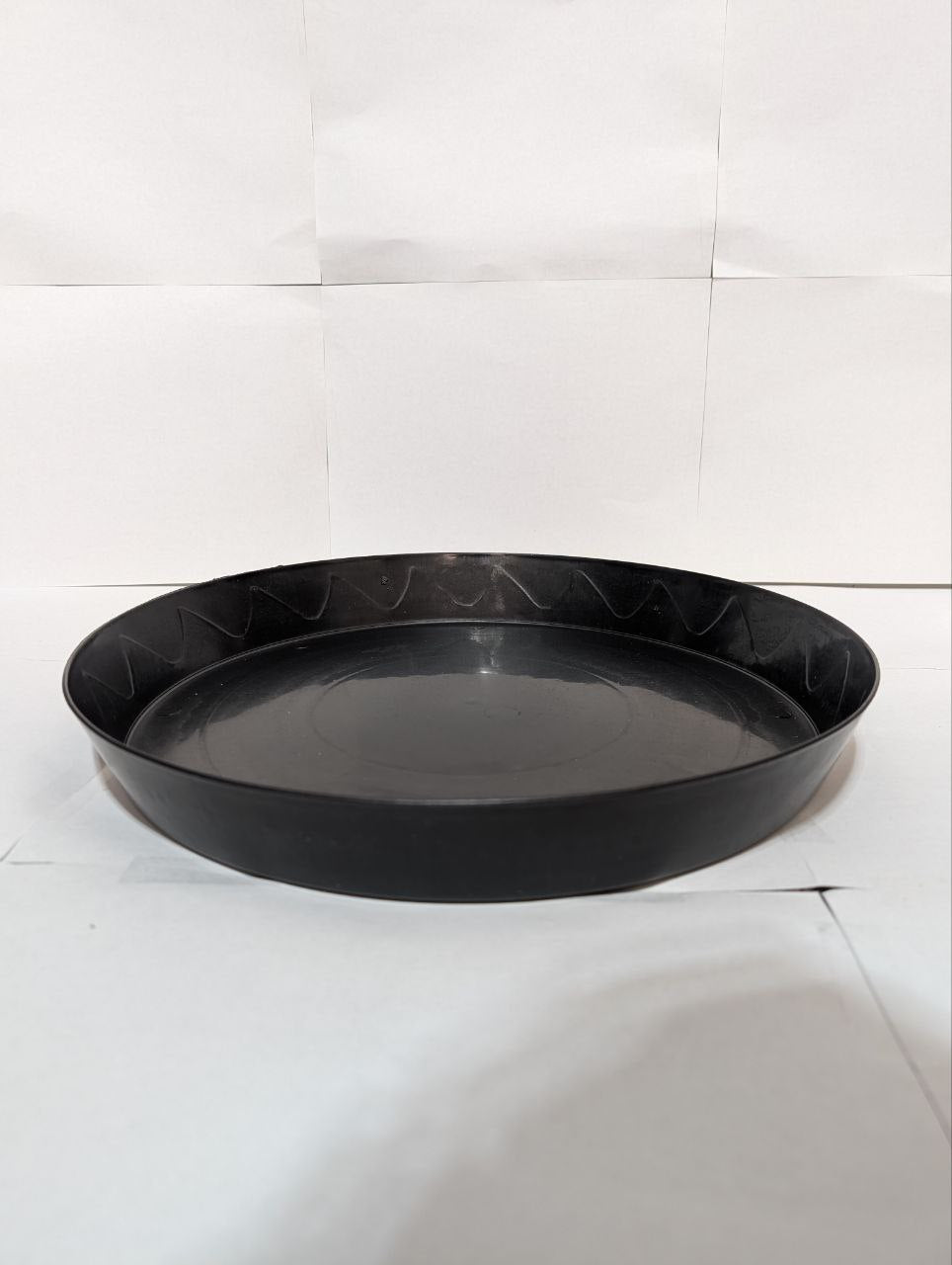 Green Oasis 14-inch heavy-duty black plant saucer for 10-gallon pots