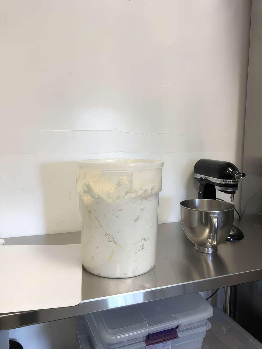 22 Qt Commercial Food Storage Container with Lid Set - TRANSLUCENT Round Polypropylene, NSF, BPA-Free for Kitchen Organization